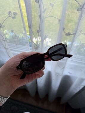 Ray-Ban new Women's Zuri Tortoiseshell Frame Sunglasses with Gray Lenses